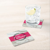 Witte marmer en roze fuchsia girly kartonnen onderzetters (Insitu)