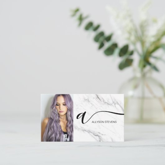 Witte marmer initiaal qr code visitekaartje (Staand voorkant)