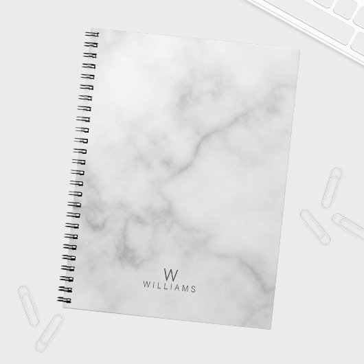 Witte marmer met gepersonaliseerd monogram en naam notitieboek