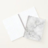 Witte marmer met gepersonaliseerd monogram en naam notitieboek (Binnen)