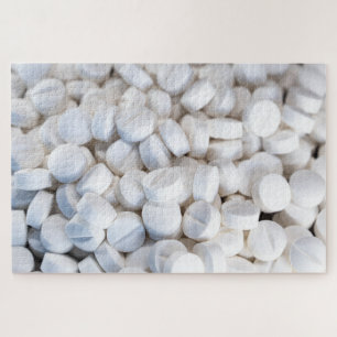 Witte medicijnpillen legpuzzel