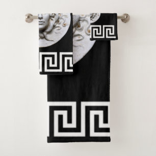 Witte Medusa Griekse Sleutel op Zwarte Designer Bad Handdoek