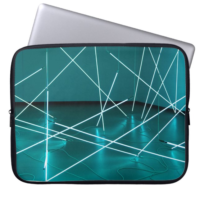WITTE METALE LIJSTEN LAPTOP SLEEVE (Voorkant)