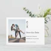 Witte Minimalistische Monogram Foto Save The Date (Staand voorkant)