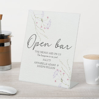 Witte minimalistische waterverf bloemen bruiloft reclamebord met voetstuk