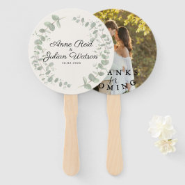 Witte moderne bruiloft met eucalyptusbladeren handwaaier