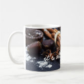 Witte mok met kaneel- en kastanjes en tekst (Links)