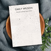 WITTE MOROCCAN TEGEL TEXTURE STUD EARRING DISPLAY VISITEKAARTJE