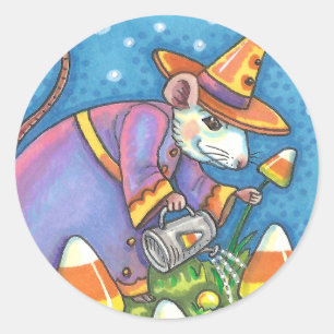 WITTE MUIS IN CANDY CORN GARDEN, KLEURRIJK EN SCHA RONDE STICKER