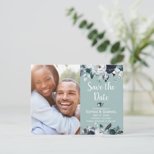 Witte Navy Blauwe Bloem Groene Trouw Save the Date Aankondigingskaart (Staand voorkant)