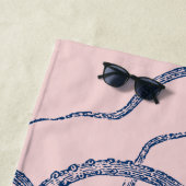 Witte octopus op een blauwe achtergrond strandlaken (In situ)