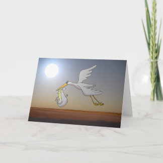 Witte ooievaar vliegt in de nachtelijke hemel en v kaart