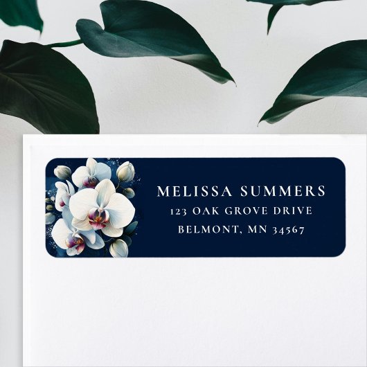 Witte orchidee blauwe achtergrond retour adres lab etiket