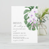 Witte orchidee op tropisch blad script bruiloft kaart (Staand voorkant)
