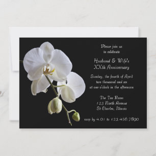 Witte Orchidee op Zwarte Verjaardagsfeest Uitnodig Kaart
