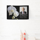 Witte Orchidee op Zwarte Viering van het Leven Beg Spandoek (Insitu)