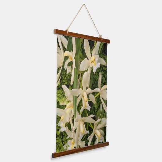 Witte orchideeën en varens Bloemen Hangend Wandkleed (Gebogen)