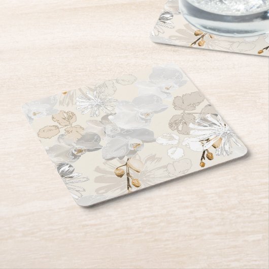 Witte orchideeën op een lichte crème kartonnen onderzetters (Schuin)