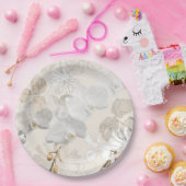 Witte orchideeën op een lichte crème papieren bordje (Feest)