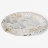 Witte orchideeën op een lichte crème papieren bordje (Gekanteld)