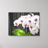Witte orchideeën op houthak canvas afdruk (Voorkant)