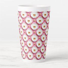 Witte orchideeënbloemen op roze achtergrond met go latte mok