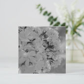 Witte Overhuifde Bloemenuitnodiging Menu (Staand voorkant)