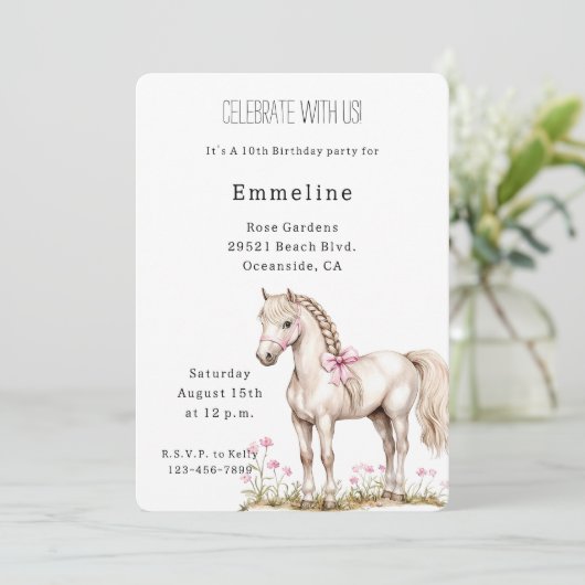 Witte Paard Roze Boog Bloemen Verjaardag Kaart (Staand voorkant)