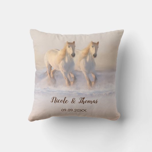 Witte paarden in de sneeuwwinter kussen (Achterkant)