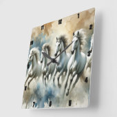 Witte paarden moderne galopperende beweging vierkante klok (Hoek)