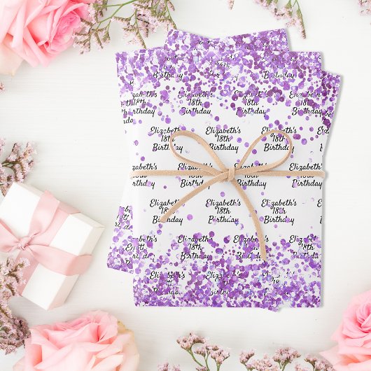 Witte paarse confetti glitters verjaardag inpakpapier vel