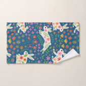 Witte paaskonijnen met grillige bloemen bad handdoek (Handdoek)