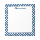 Witte pagina's op blauw met aangepaste tekst notitieblok (Voorkant)