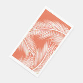 Witte palmbladeren op zalmkleur achtergrond servet (Hoek)