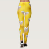 Witte parelharten op geel leggings (Achterkant)
