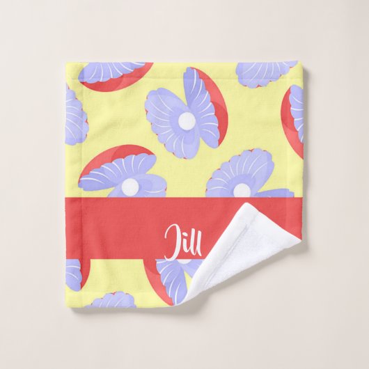 Witte parels in zeeschalen washandje (Wasdoekje)