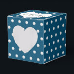 Witte parels op blauw bedankdoosjes<br><div class="desc">Wit hart met pasgeborenen namen op blauw en wit parelpatroon. De achtergrondkleur kan worden gewijzigd.</div>