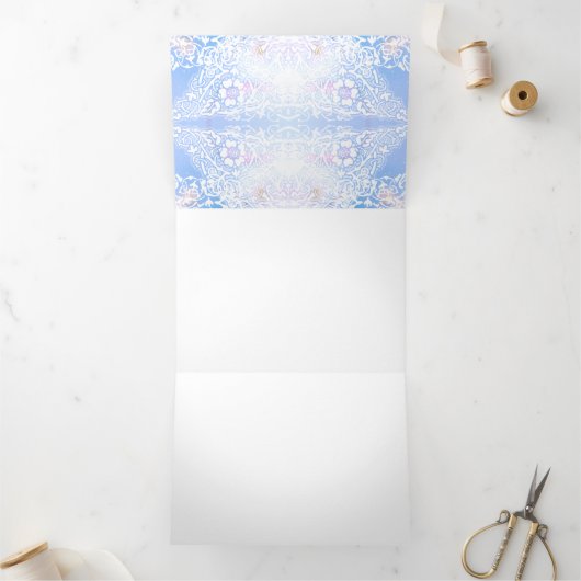 Witte pauw en bloeiende sakura / Romantische liefd Drieluik Kaart (Binnen)