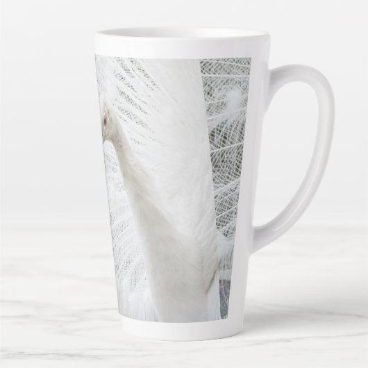 Witte Peacock mooie veren Latte Mok (Rechts)