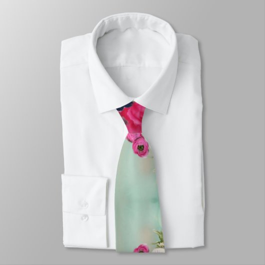 WITTE PINKROSSEN, ANEMONSENSTROMEN, BLAUWGROEN AQU STROPDAS (Gebonden)