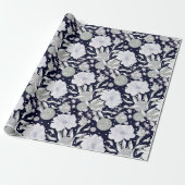 Witte pioen bloemen op donkerblauw. cadeaupapier (Uitgerold)
