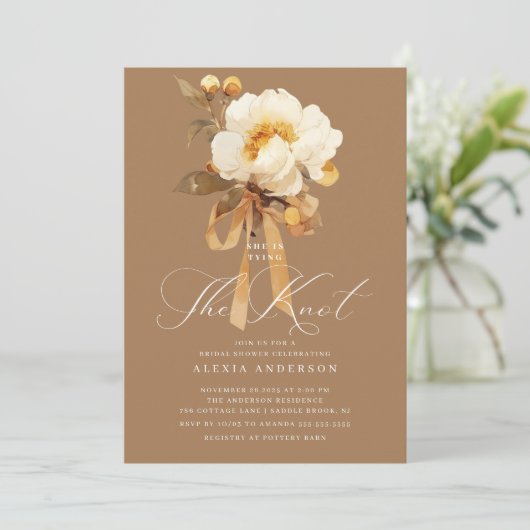 Witte pioen die het knoop Vrijgezellenfeest bindt Kaart (Staand voorkant)