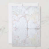 Witte Pioenroosbloemen & Harten Reflecties Bruilof Kaart (Achterkant)