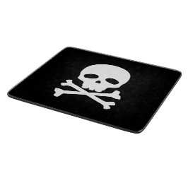 Witte piratenschedel op zwarte achtergrond snijplank