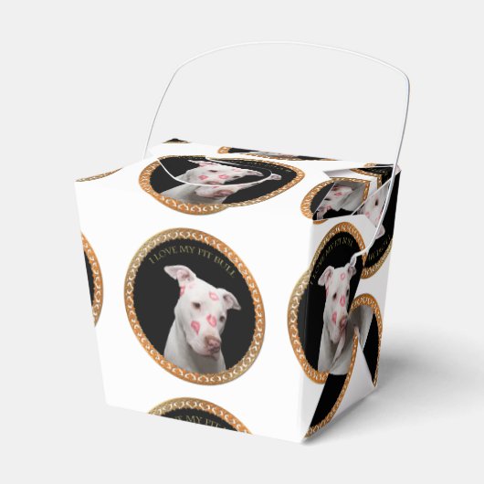 Witte pitbull met rode kussen over zijn gezicht. bedankdoosjes (Voorkant Zijde)