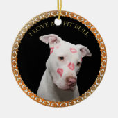 Witte pitbull met rode kussen over zijn gezicht. keramisch ornament (Voorkant)