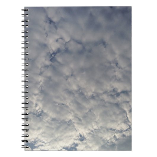 Witte Pluizige Wolken Notitieboek (Voorkant)