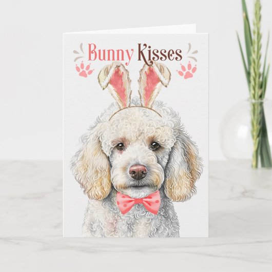 Witte poedelhond in konijnenoren voor Pasen Feestdagen Kaart (Voorkant)