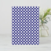 Witte Polka Dots op Blauwe Uitnodiging Sjabloon (Staand voorkant)