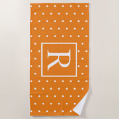 Witte Polka Dots Oranje Monogram Initialen Schatti Strandlaken (Voorkant)